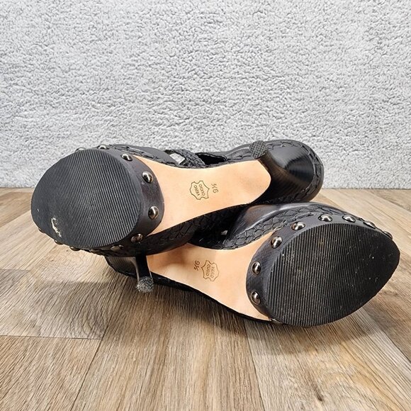 Charles David Women's 9.5 Black Leather Ankle Pull‎ On Cut Out Heeled Booties - Picture 10 of 11